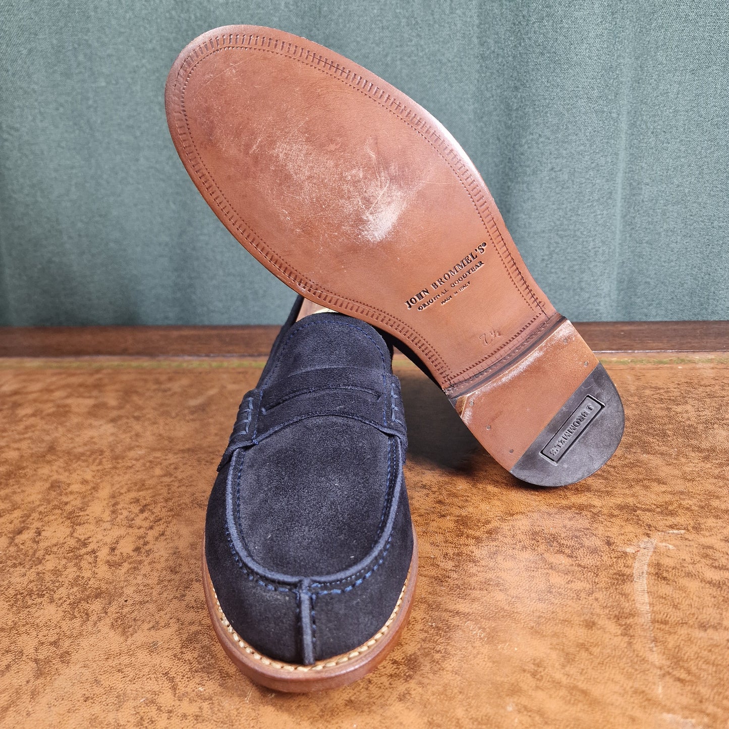 Seaton Navy Suede (7,5E) John Brommel's