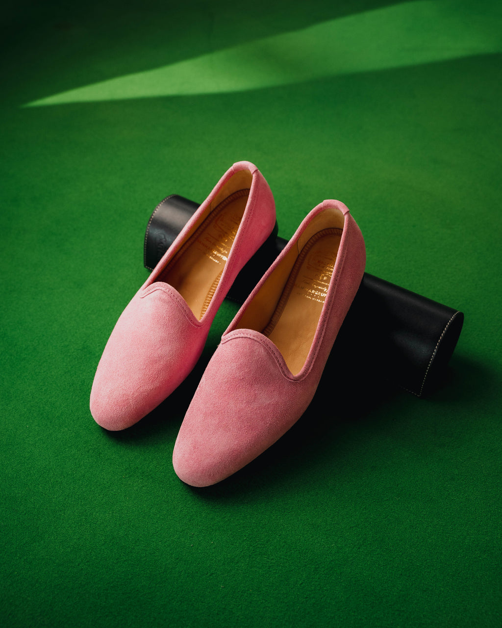 Venetian Pink Suede – Rosa Damslipper i Mocka | Bowhill & Elliott