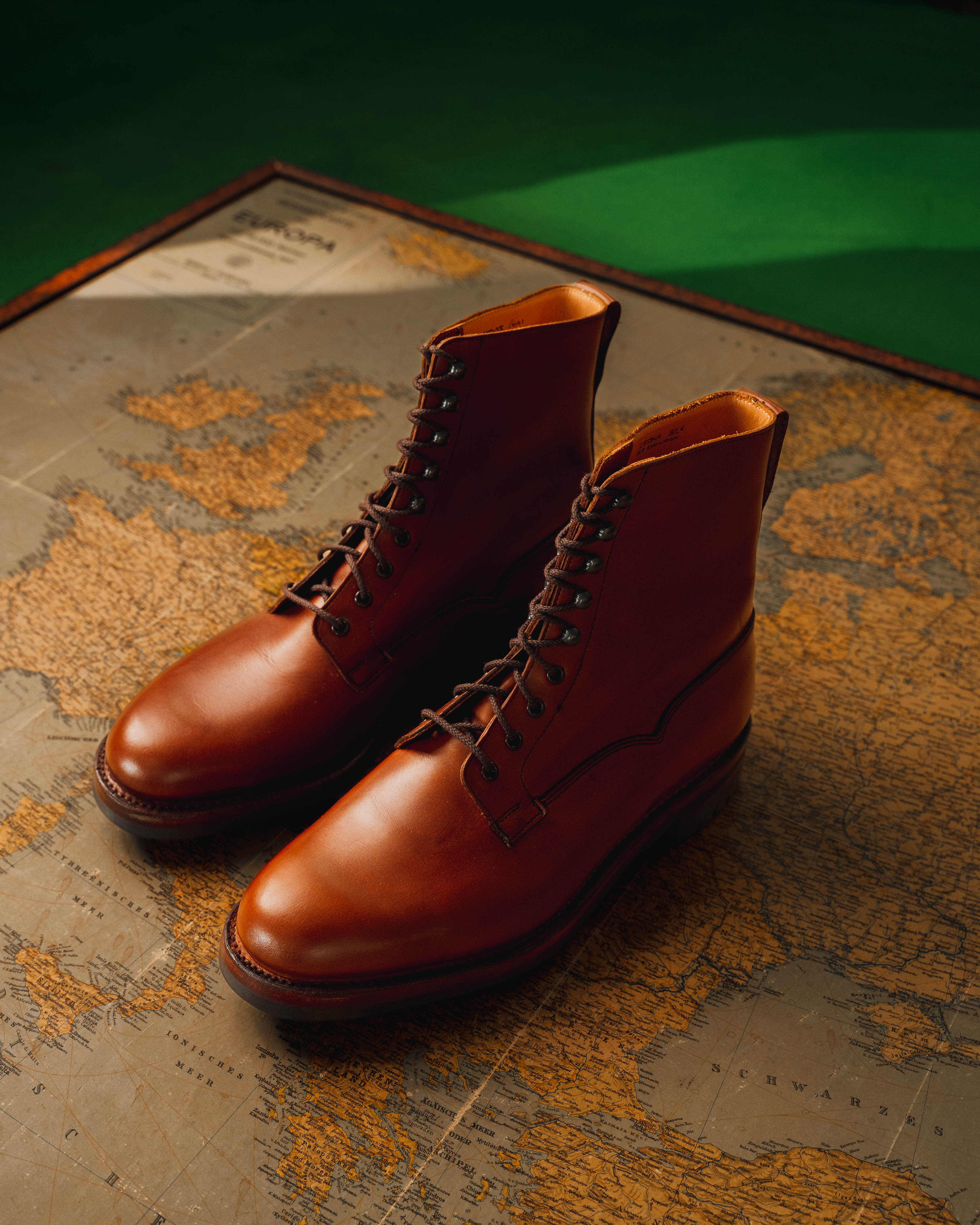 Snowdon Dark Oak Wax Hide 'Commando' Crockett & Jones