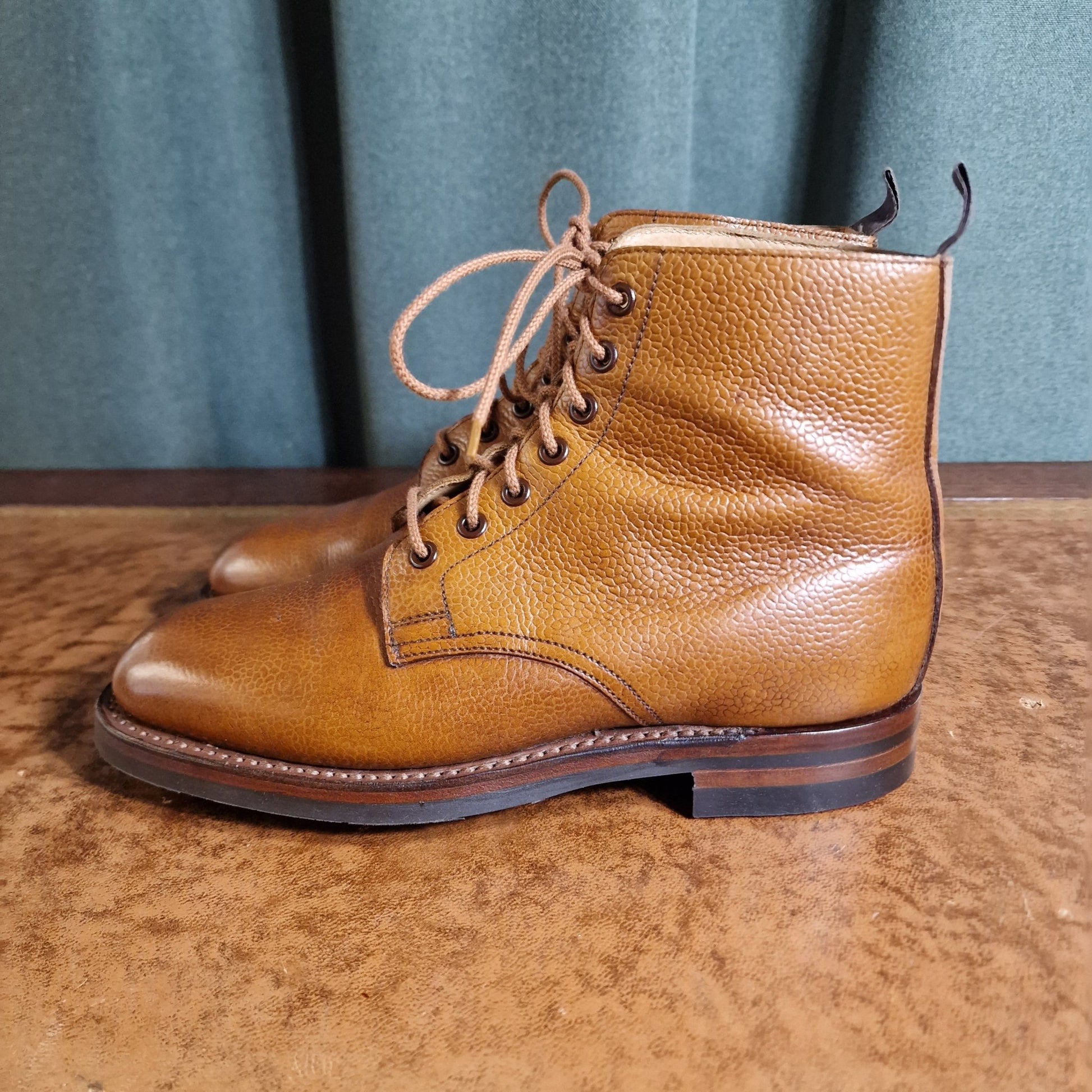 Barnwell II Tan Scotch Country Grain 'Dainite' (60C/4,5C) Crockett & Jones - Hammargruppen