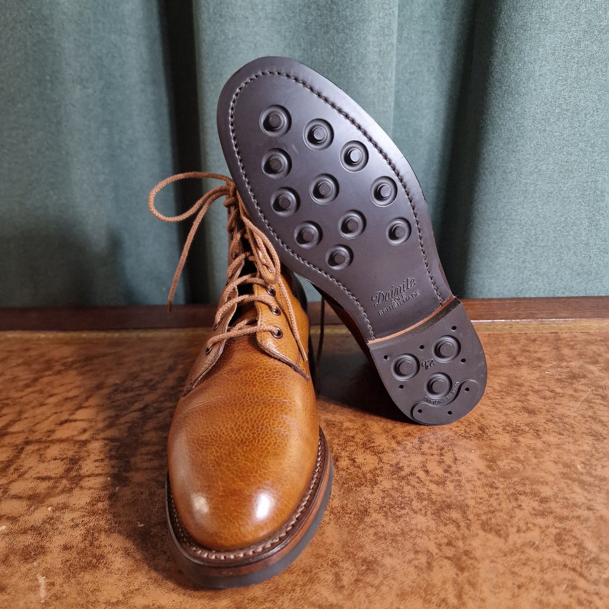Barnwell II Tan Scotch Country Grain 'Dainite' (60C/4,5C) Crockett & Jones - Hammargruppen