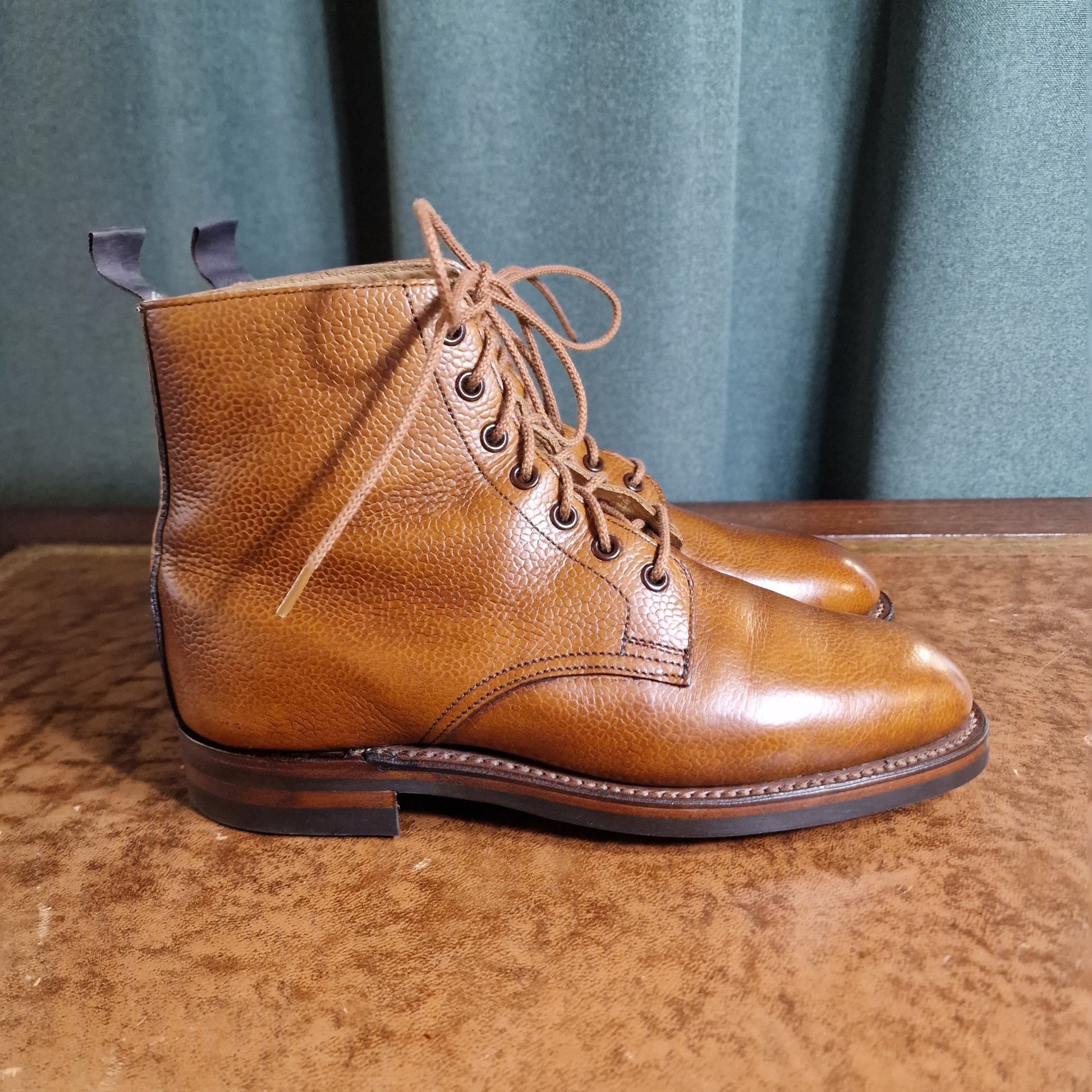 Barnwell II Tan Scotch Country Grain 'Dainite' (60C/4,5C) Crockett & Jones - Hammargruppen