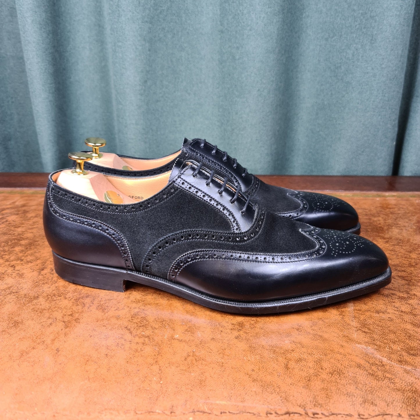 Guildford Black Calf & Suede (10F) Crockett & Jones - Hammargruppen