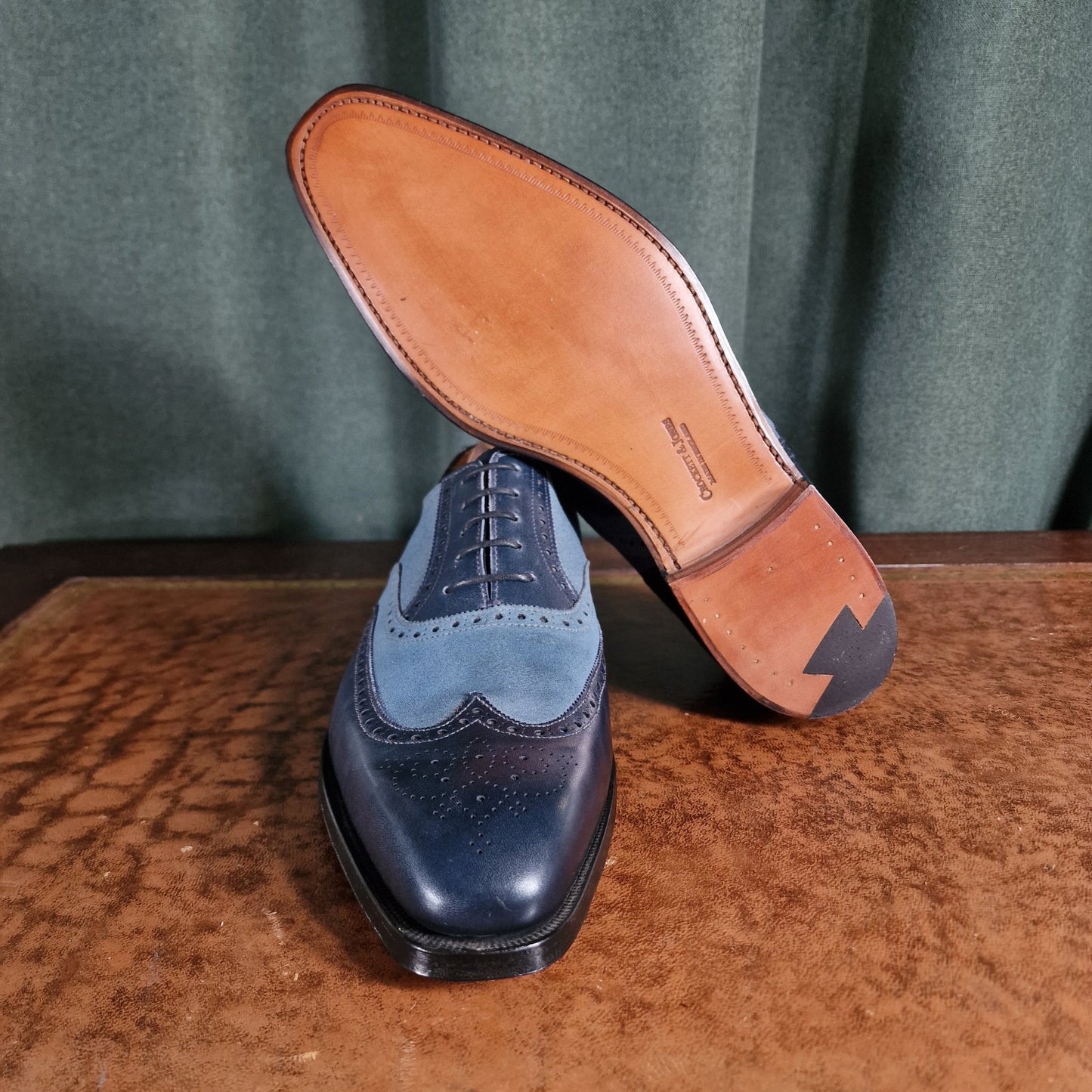 Guildford Navy Calf & Suede, Crockett & Jones - Hammargruppen