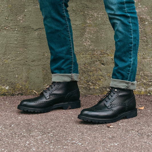 Islay Derby Boot, Black Scotch Grain 'Vibram' Crockett & Jones - Hammargruppen