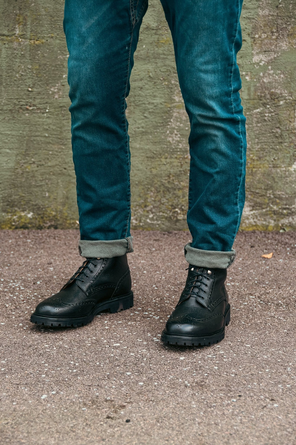 Islay Derby Boot, Black Scotch Grain 'Vibram' Crockett & Jones - Hammargruppen