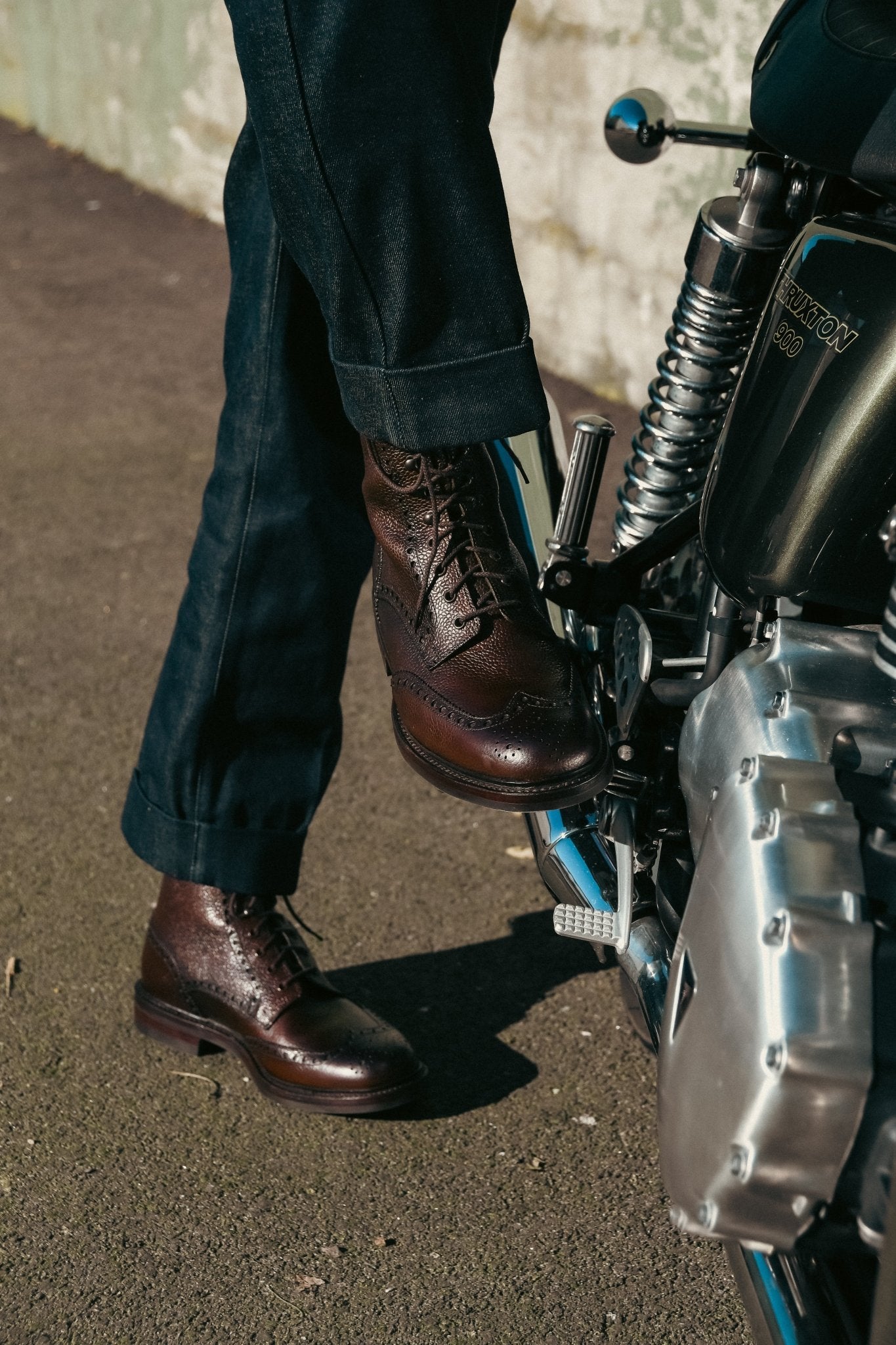Islay Derby Boot, Dark Brown Scotch Grain ‘Dainite’ Crockett & Jones - Hammargruppen
