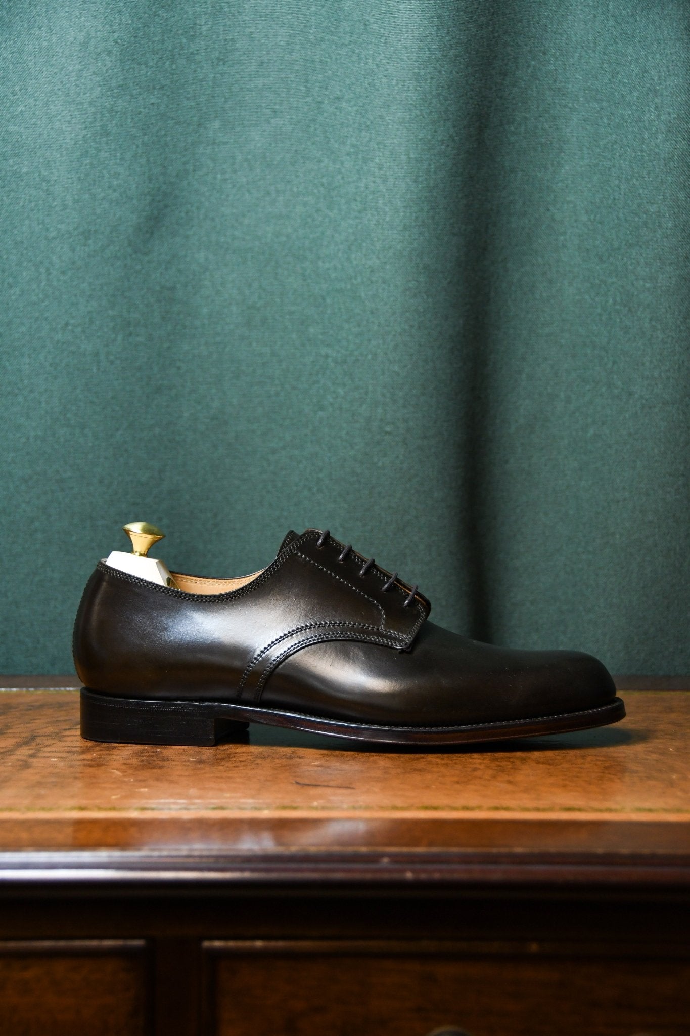 Midhurst 4 Derby, Dark Brown Cordovan 'Dainite' Crockett & Jones - Hammargruppen