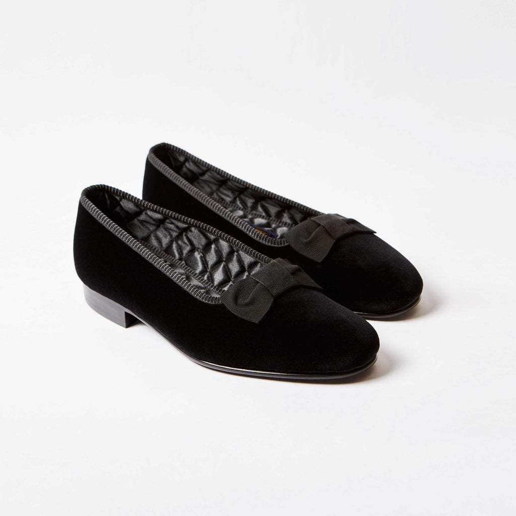 Opera Pump Black Velvet, Bowhill & Elliott - Hammargruppen