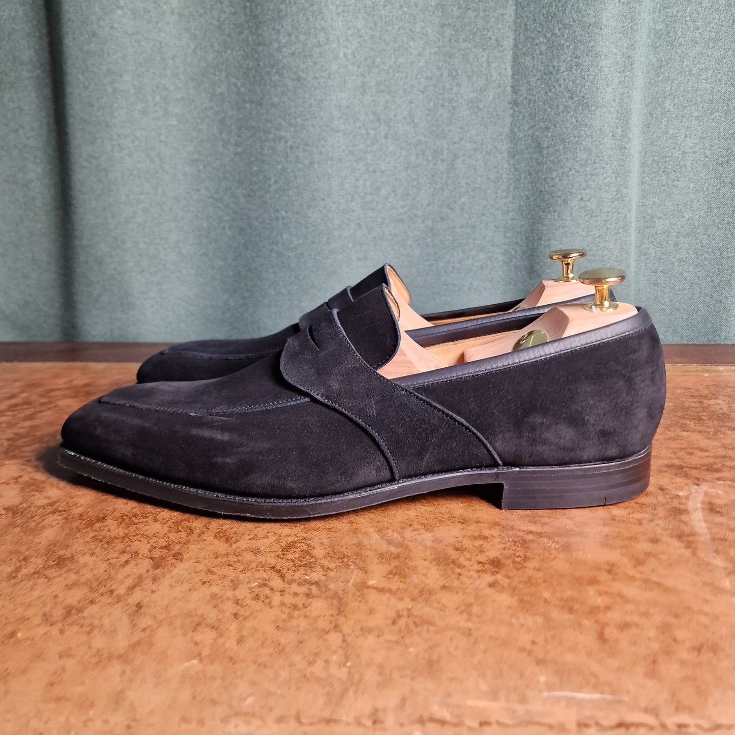 Seaton Black Suede (9.5E) Crockett & Jones - Hammargruppen