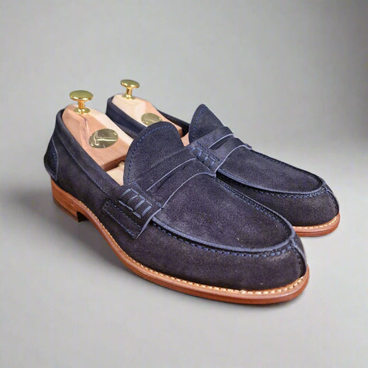 Seaton Navy Suede (7,5E) John Brommel's - Hammargruppen
