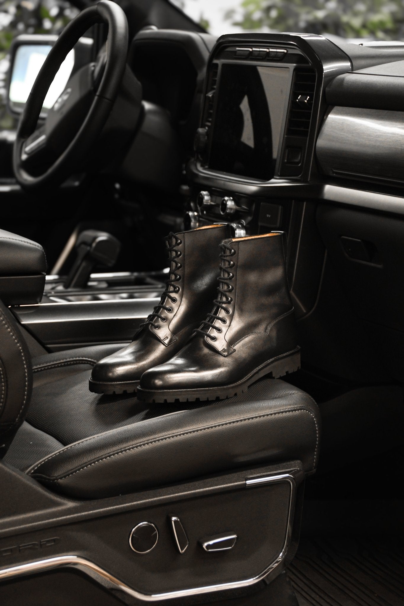 Snowdon Black Waterproof Side 'Commando' Crockett & Jones - Hammargruppen