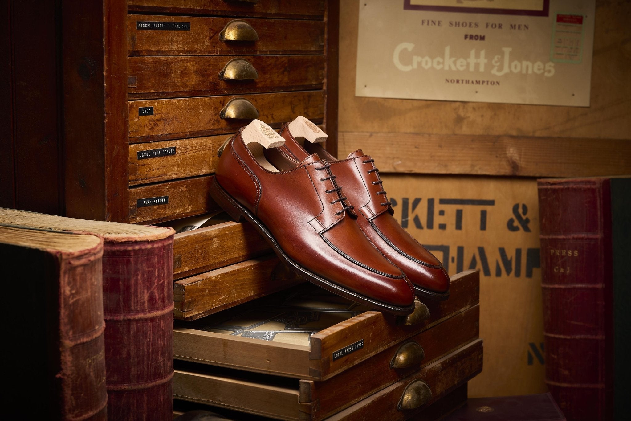 Sussex Derby, Chestnut Antique Calf, Crockett & Jones - Hammargruppen
