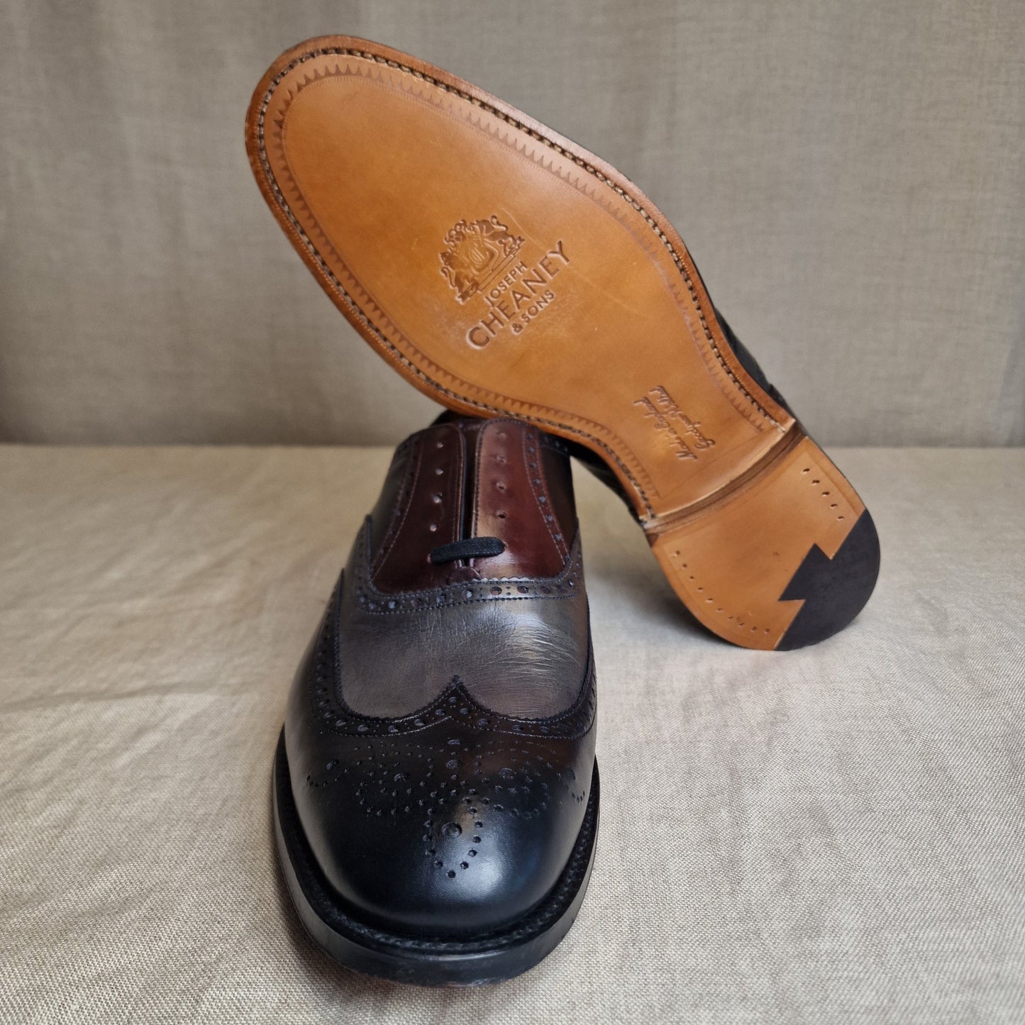James II Black/Grey/Burgundy Calf (8,5F) Joseph Cheaney & Sons - Hammargruppen